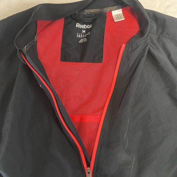 Reebok Play Dry Running Club Back Graphic Black Pink Wind Jacket Size Medium - Picture 4 of 10